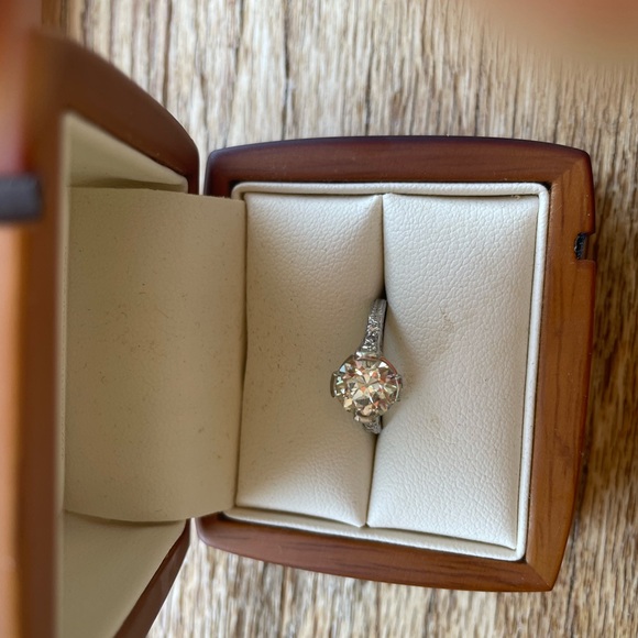 Antique 1.5 carat Natural Old European Cut Diamond Engagement Ring In Platinum - Picture 6 of 11